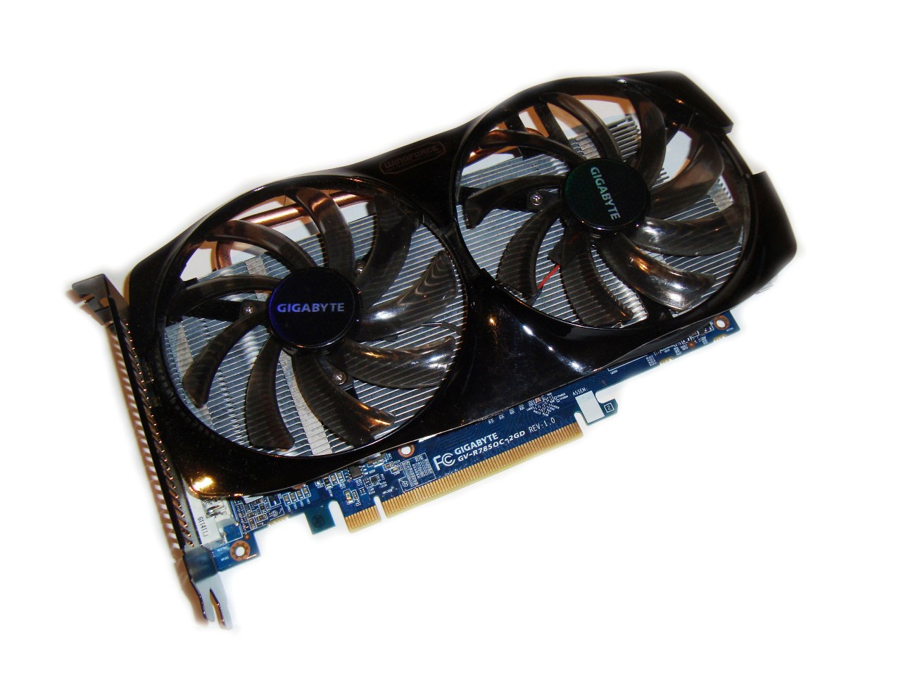 Видеокарта gigabyte radeon. Gigabyte Radeon HD 7850. Видеокарта Gigabyte Radeon HD 7850. Gigabyte Radeon HD Gigabyte 7850 2gb. Gigabyte Radeon HD 7850 OC 2gb.